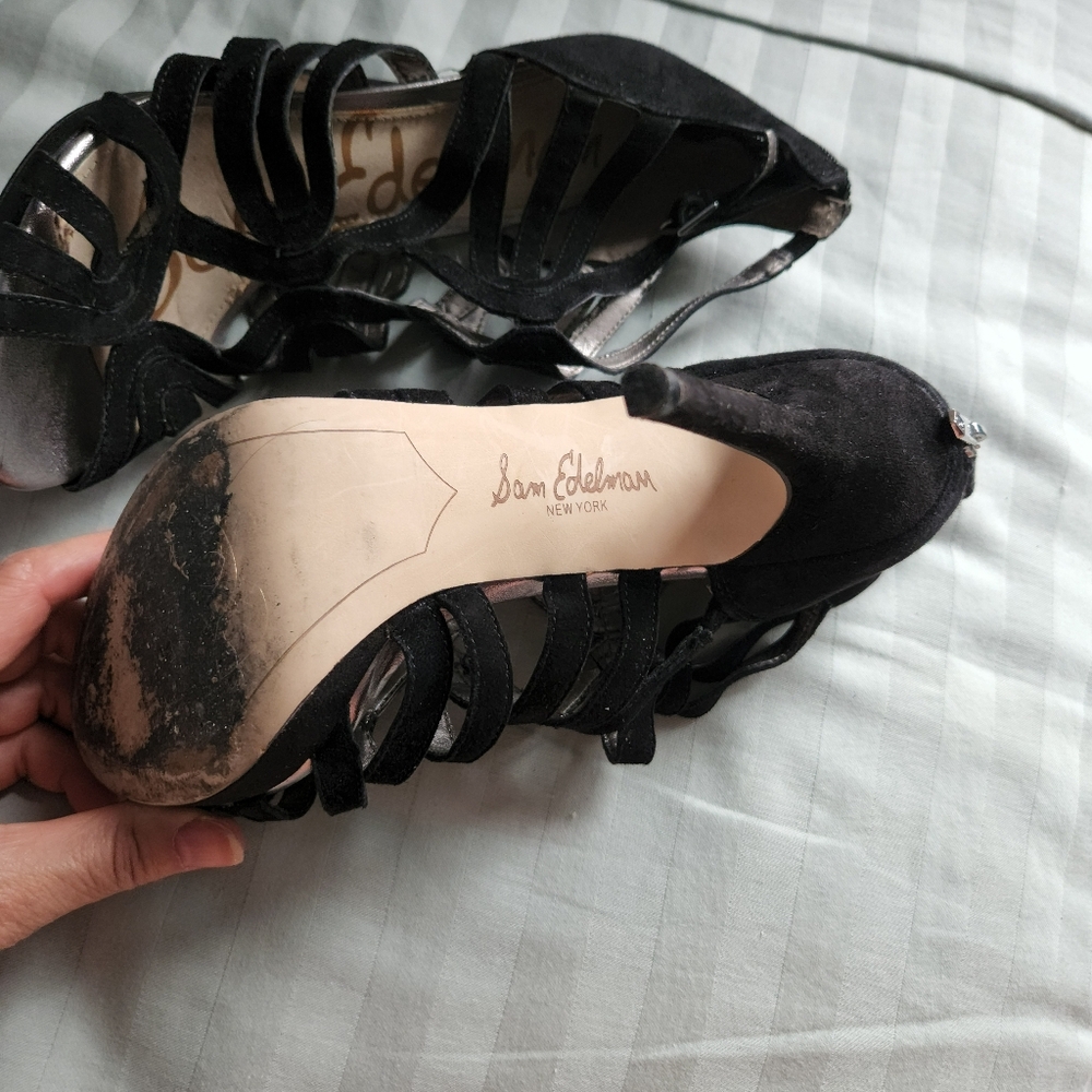 Shoes - Picture 2 of 6